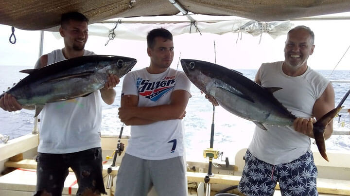 www.pescaturismomallorca.com Pesca del atún blanco desde Cala Bona y Cala Millor